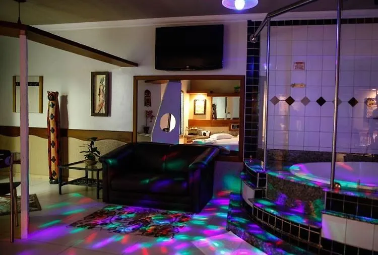 מלון אהבה פורטאלזה Bali Motel (Adults Only)